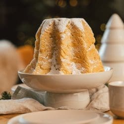 Rezept für Pandoro. Ein klassisches italienisches Weihnachtsgebäck. Für uns das ganz Jahr über ein Highlight!