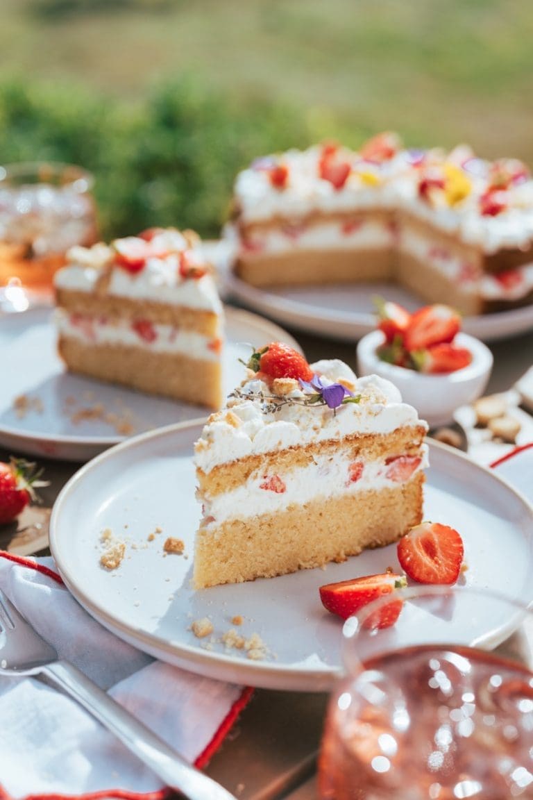 Erdbeertorte mit Rumcreme | Direkt aus Dänemark zum Muttertag!
