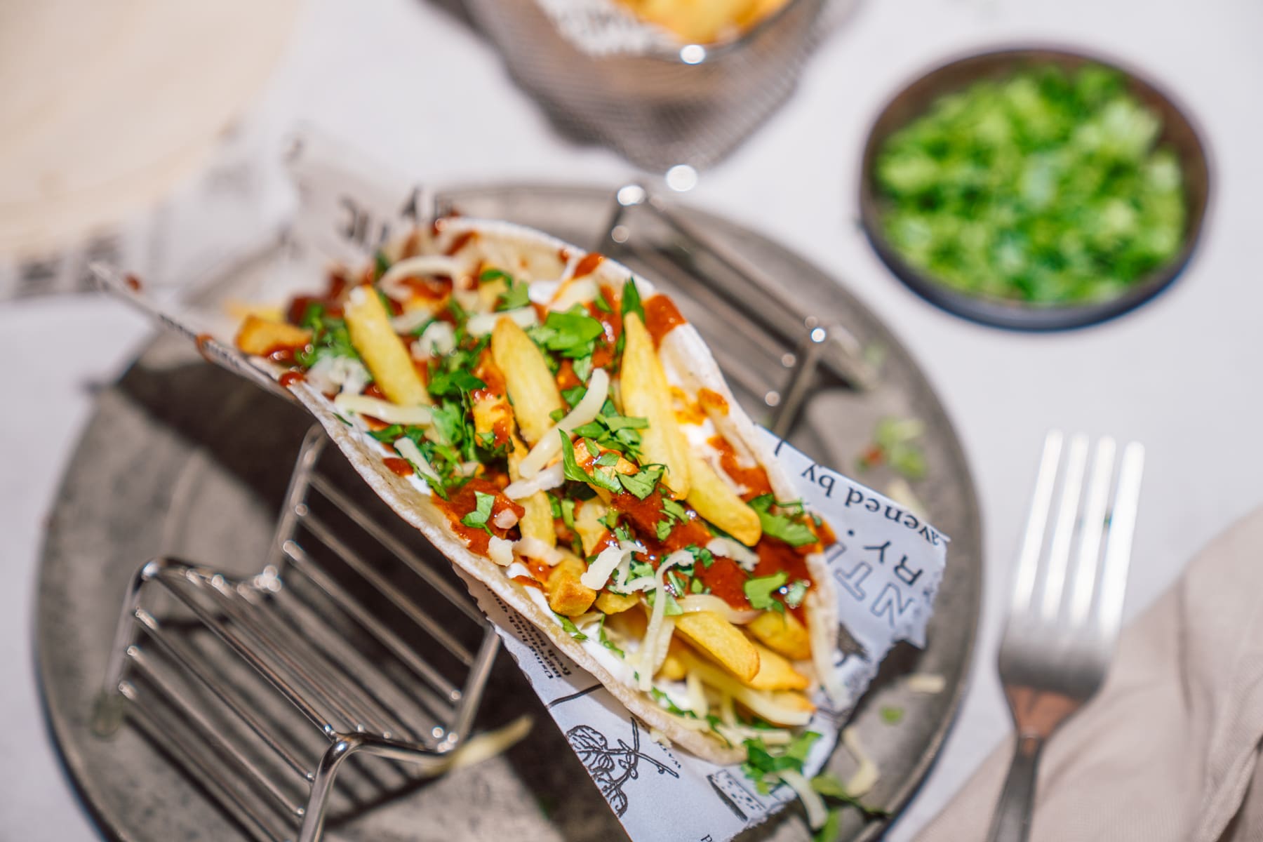 Rezept für Taco-Poutine. Ein Mix von 2 Gerichten. Mexikanische Tacos und die kanadische Poutine. Und müssen sagen, es ist der absolute Knaller!