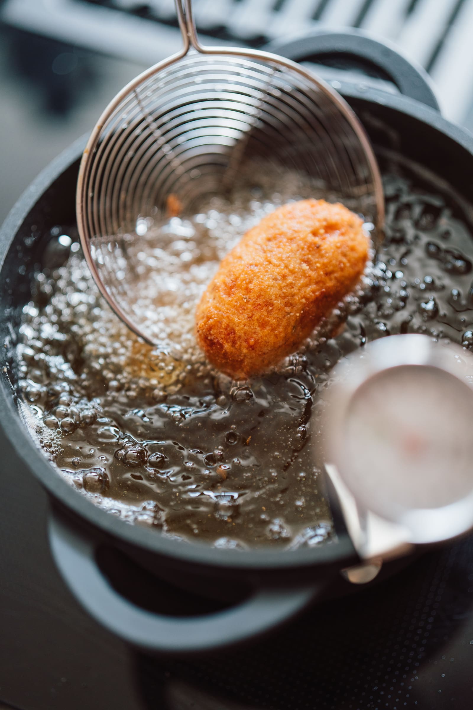 Rezept für Suppli. Die Reisbällchen kennen wir von unserem ersten Besuch in Rom und sind begeistert von dem Streetfood-Klassiker zum Aperitivo.