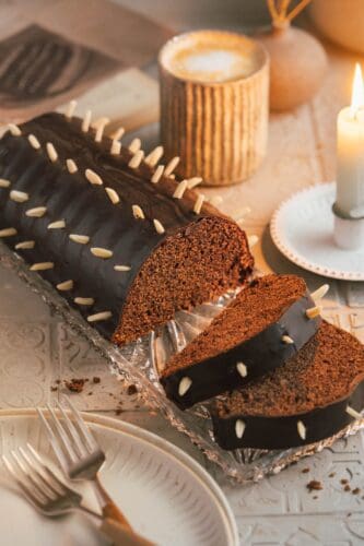 Rezept für Oma Lores Rehrücken-Kuchen. Einfach und schnell zubereitet. Ein traditioneller, so leckerer und super saftiger Kuchenklassiker.