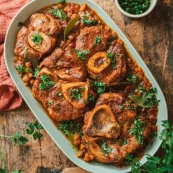 Rezept für Ossobuco alla Milanese. Unser festlicher Weihnachts-Hauptgang in diesem Jahr. Ein Schmorgericht, wie wir es mögen. Italien pur!