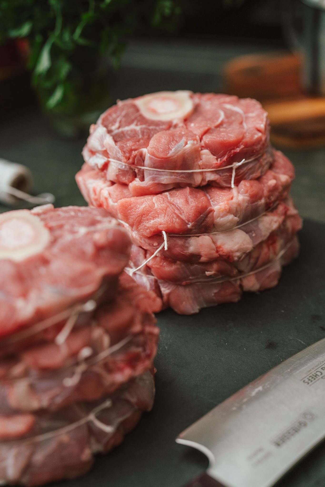 Rezept für Ossobuco alla Milanese. Unser festlicher Weihnachts-Hauptgang in diesem Jahr. Ein Schmorgericht, wie wir es mögen. Italien pur!