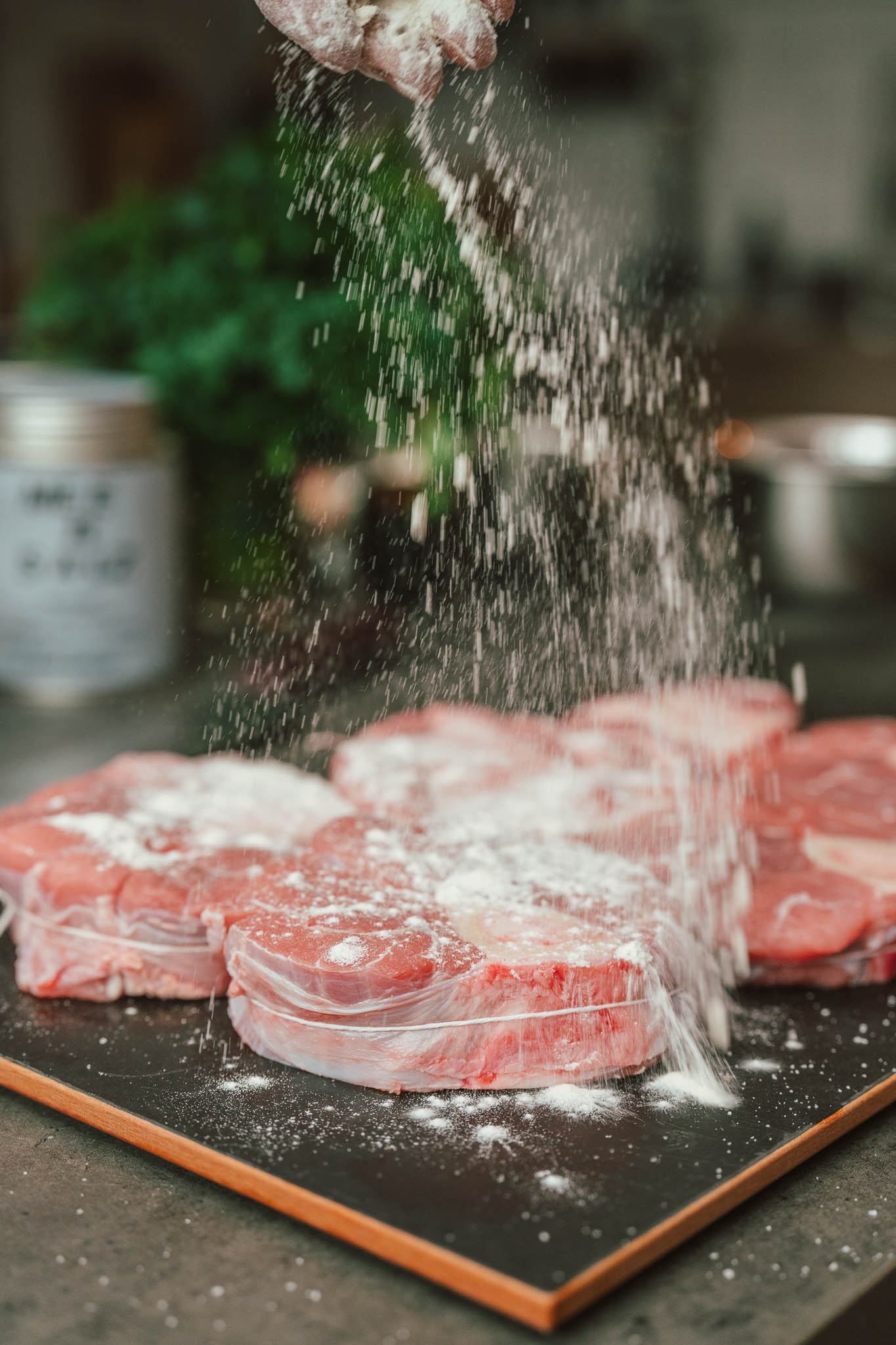 Rezept für Ossobuco alla Milanese. Unser festlicher Weihnachts-Hauptgang in diesem Jahr. Ein Schmorgericht, wie wir es mögen. Italien pur!