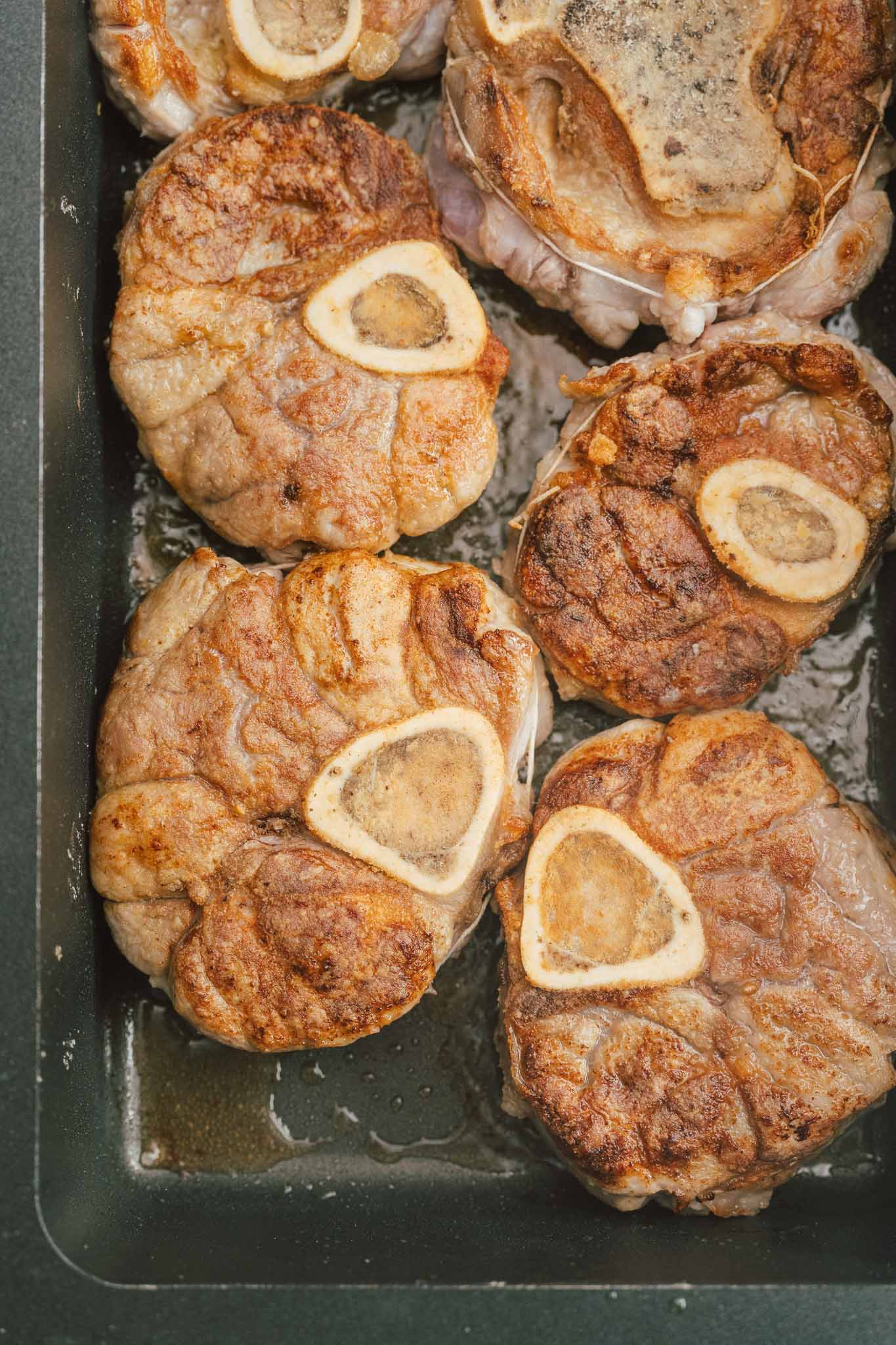 Rezept für Ossobuco alla Milanese. Unser festlicher Weihnachts-Hauptgang in diesem Jahr. Ein Schmorgericht, wie wir es mögen. Italien pur!