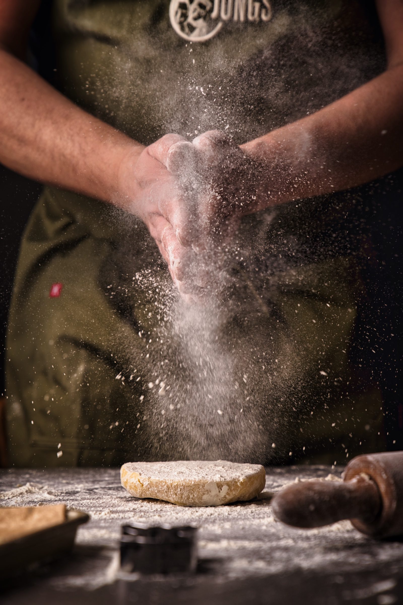 Die besten 5 Last-Minute-Plätzchen-Rezepte für Weihnachten! Schnell, einfach und lecker – von saftigen Nuss-Makronen bis zu fixem Stollen-Gebäck. Perfekt für den Plätzchenteller in letzter Minute.