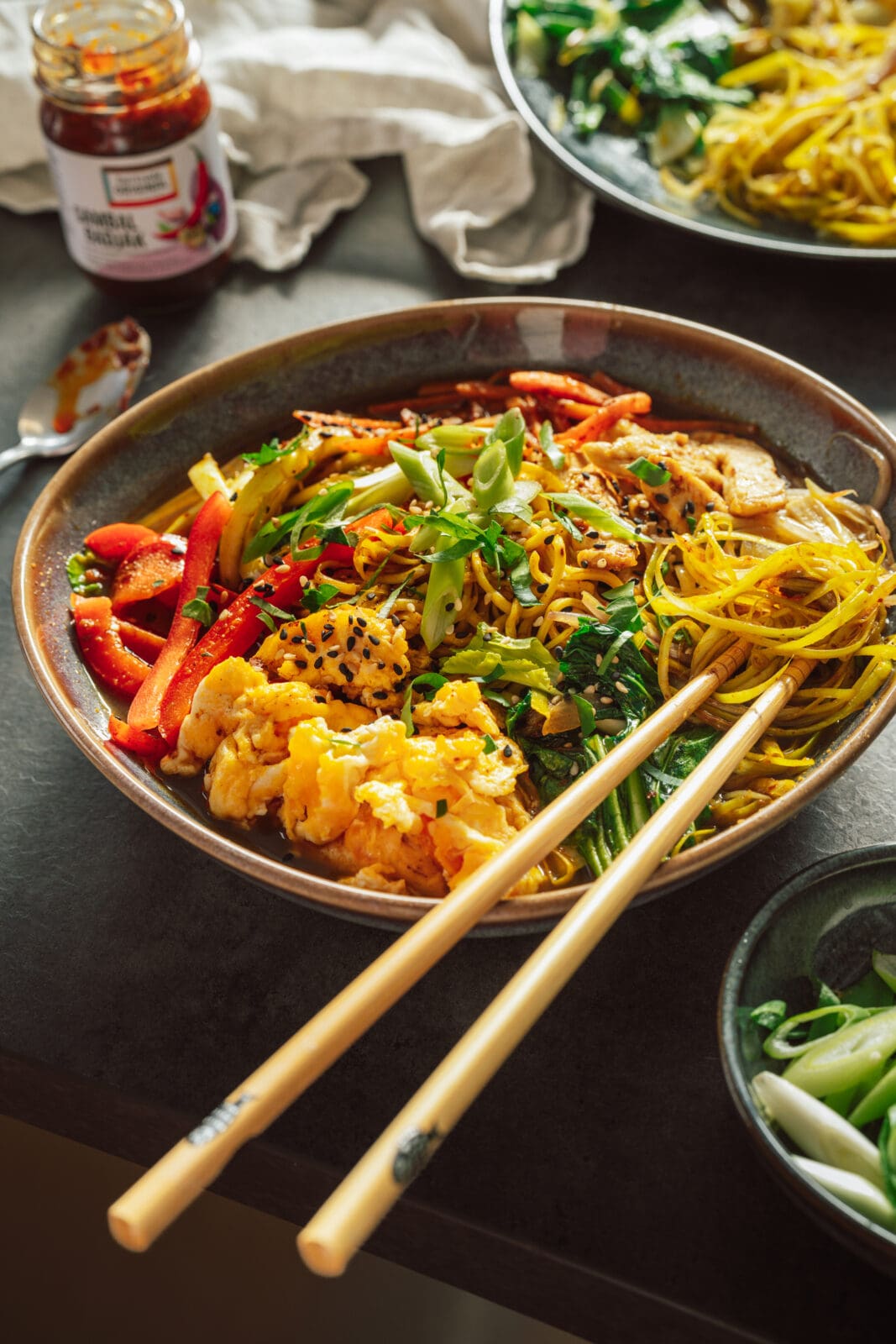 Bami Goreng Suppe – Ein schnelles, würziges Wohlfühlgericht aus Indonesien! In weniger als 30 Minuten zubereitet und perfekt für jede Mahlzeit.