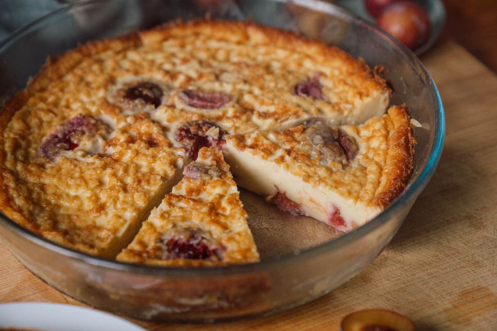 Far Breton Rezept | Französischer Pflaumenkuchen aus der Bretagne 12 Unser Far Breton Rezept. Bretonischer Pflaumenkuchen, mit frischen oder Trockenpflaumen in Armagnac. Saftig, simpel, zum Verlieben.