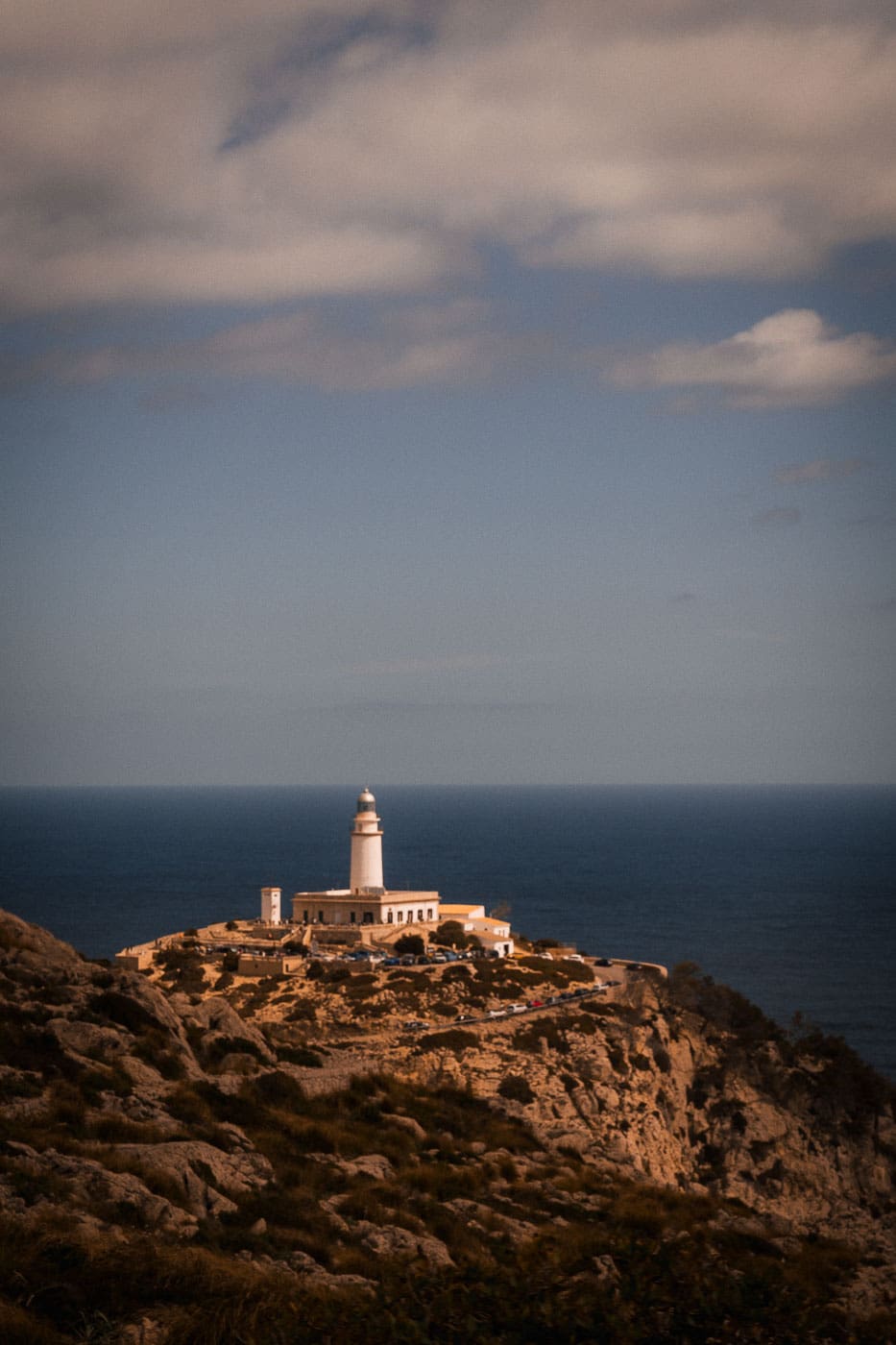 Mallorca Nebensaison: Euer Guide für das echte Mallorca abseits der Massen 62 Mallorca2024 004 | Die Mallorca Nebensaison ist so viel mehr als nur Ballermann, Schinkenstraße und Party-Tourismus! Wie ist das bei euch? Habt ihr bei Mallorca auch zuerst die überfüllten Strände und lauten Bars im Kopf? Dann lasst euch von uns auf eine Reise mitnehmen, die euer Bild von der Lieblingsinsel der Deutschen komplett verändern wird. Wir waren nun schon mehrfach dort und haben bei jedem Besuch tiefere Einblicke in die echte und authentische Seite dieser fantastischen Insel bekommen. Und ganz wichtig: Wir reisen immer in der Mallorca Nebensaison! Das ist der Schlüssel, um die versteckten Schätze wirklich zu erleben. Wir zeigen euch unsere persönlichen Geheimtipps für Restaurants, charmante Orte und einzigartige Läden fernab vom Trubel. Jetzt geht's also los mit jeder Menge Genuss und vielen tollen Erlebnissen.