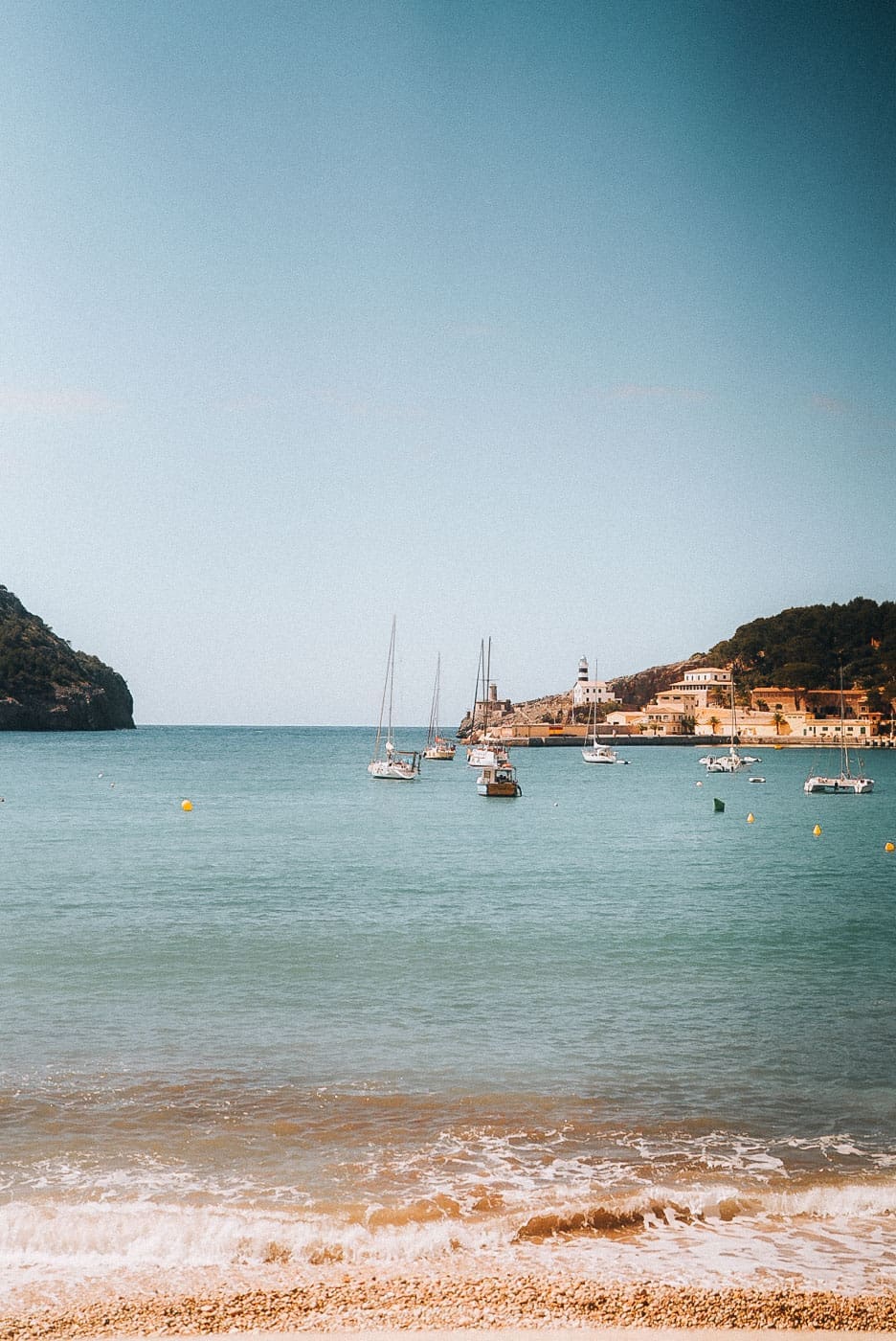 Mallorca Nebensaison: Euer Guide für das echte Mallorca abseits der Massen 76 Mallorca2024 053 | Die Mallorca Nebensaison ist so viel mehr als nur Ballermann, Schinkenstraße und Party-Tourismus! Wie ist das bei euch? Habt ihr bei Mallorca auch zuerst die überfüllten Strände und lauten Bars im Kopf? Dann lasst euch von uns auf eine Reise mitnehmen, die euer Bild von der Lieblingsinsel der Deutschen komplett verändern wird. Wir waren nun schon mehrfach dort und haben bei jedem Besuch tiefere Einblicke in die echte und authentische Seite dieser fantastischen Insel bekommen. Und ganz wichtig: Wir reisen immer in der Mallorca Nebensaison! Das ist der Schlüssel, um die versteckten Schätze wirklich zu erleben. Wir zeigen euch unsere persönlichen Geheimtipps für Restaurants, charmante Orte und einzigartige Läden fernab vom Trubel. Jetzt geht's also los mit jeder Menge Genuss und vielen tollen Erlebnissen.