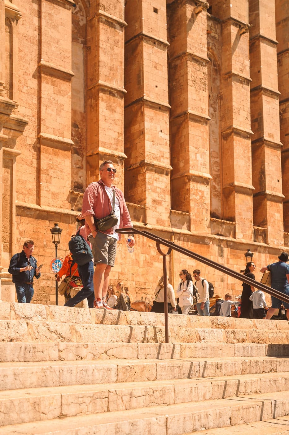 Mallorca Nebensaison: Euer Guide für das echte Mallorca abseits der Massen 75 Mallorca2024 055 | Die Mallorca Nebensaison ist so viel mehr als nur Ballermann, Schinkenstraße und Party-Tourismus! Wie ist das bei euch? Habt ihr bei Mallorca auch zuerst die überfüllten Strände und lauten Bars im Kopf? Dann lasst euch von uns auf eine Reise mitnehmen, die euer Bild von der Lieblingsinsel der Deutschen komplett verändern wird. Wir waren nun schon mehrfach dort und haben bei jedem Besuch tiefere Einblicke in die echte und authentische Seite dieser fantastischen Insel bekommen. Und ganz wichtig: Wir reisen immer in der Mallorca Nebensaison! Das ist der Schlüssel, um die versteckten Schätze wirklich zu erleben. Wir zeigen euch unsere persönlichen Geheimtipps für Restaurants, charmante Orte und einzigartige Läden fernab vom Trubel. Jetzt geht's also los mit jeder Menge Genuss und vielen tollen Erlebnissen.