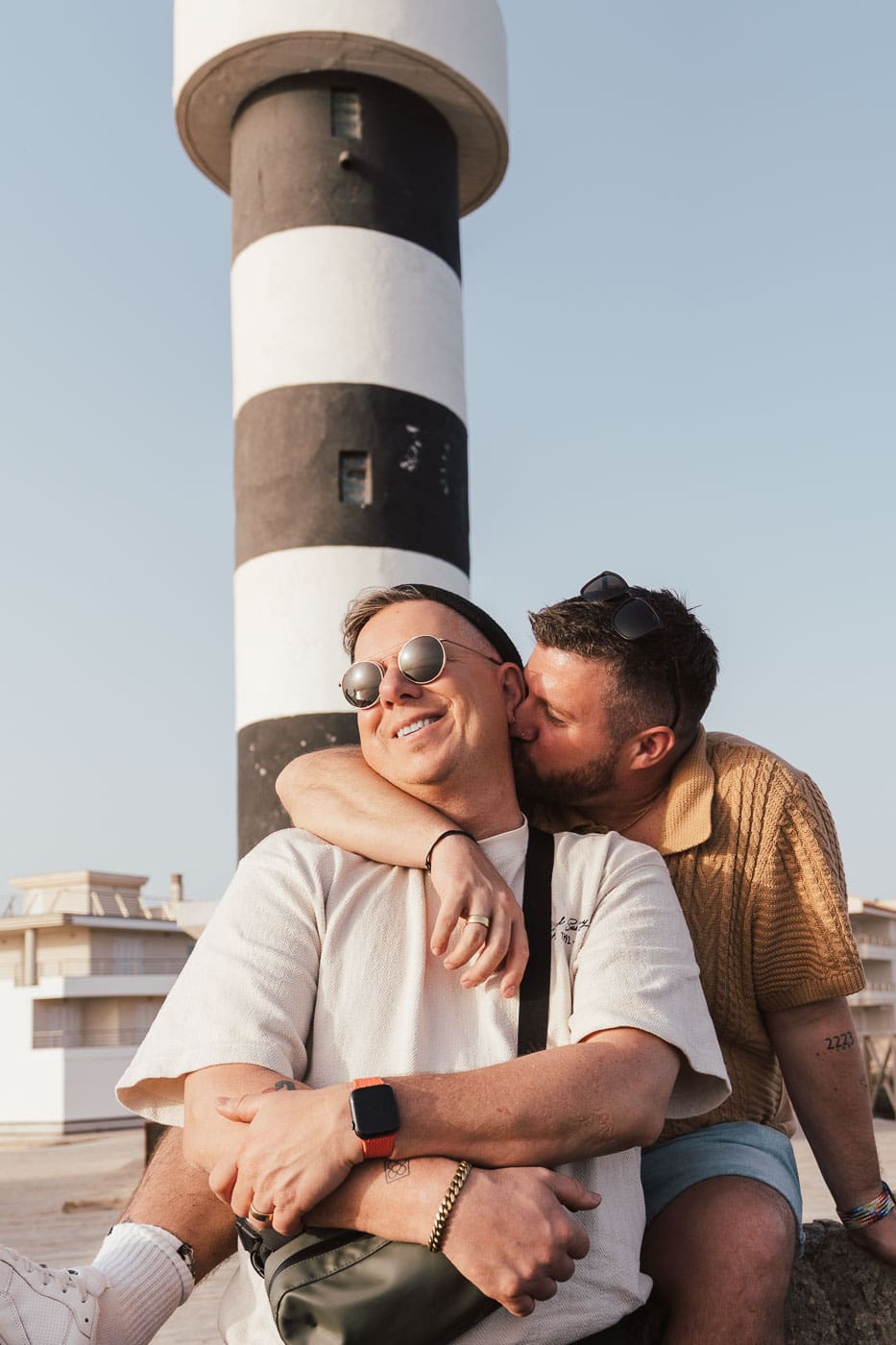 Mallorca Nebensaison: Euer Guide für das echte Mallorca abseits der Massen 55 Mallorca2024 137 | Die Mallorca Nebensaison ist so viel mehr als nur Ballermann, Schinkenstraße und Party-Tourismus! Wie ist das bei euch? Habt ihr bei Mallorca auch zuerst die überfüllten Strände und lauten Bars im Kopf? Dann lasst euch von uns auf eine Reise mitnehmen, die euer Bild von der Lieblingsinsel der Deutschen komplett verändern wird. Wir waren nun schon mehrfach dort und haben bei jedem Besuch tiefere Einblicke in die echte und authentische Seite dieser fantastischen Insel bekommen. Und ganz wichtig: Wir reisen immer in der Mallorca Nebensaison! Das ist der Schlüssel, um die versteckten Schätze wirklich zu erleben. Wir zeigen euch unsere persönlichen Geheimtipps für Restaurants, charmante Orte und einzigartige Läden fernab vom Trubel. Jetzt geht's also los mit jeder Menge Genuss und vielen tollen Erlebnissen.