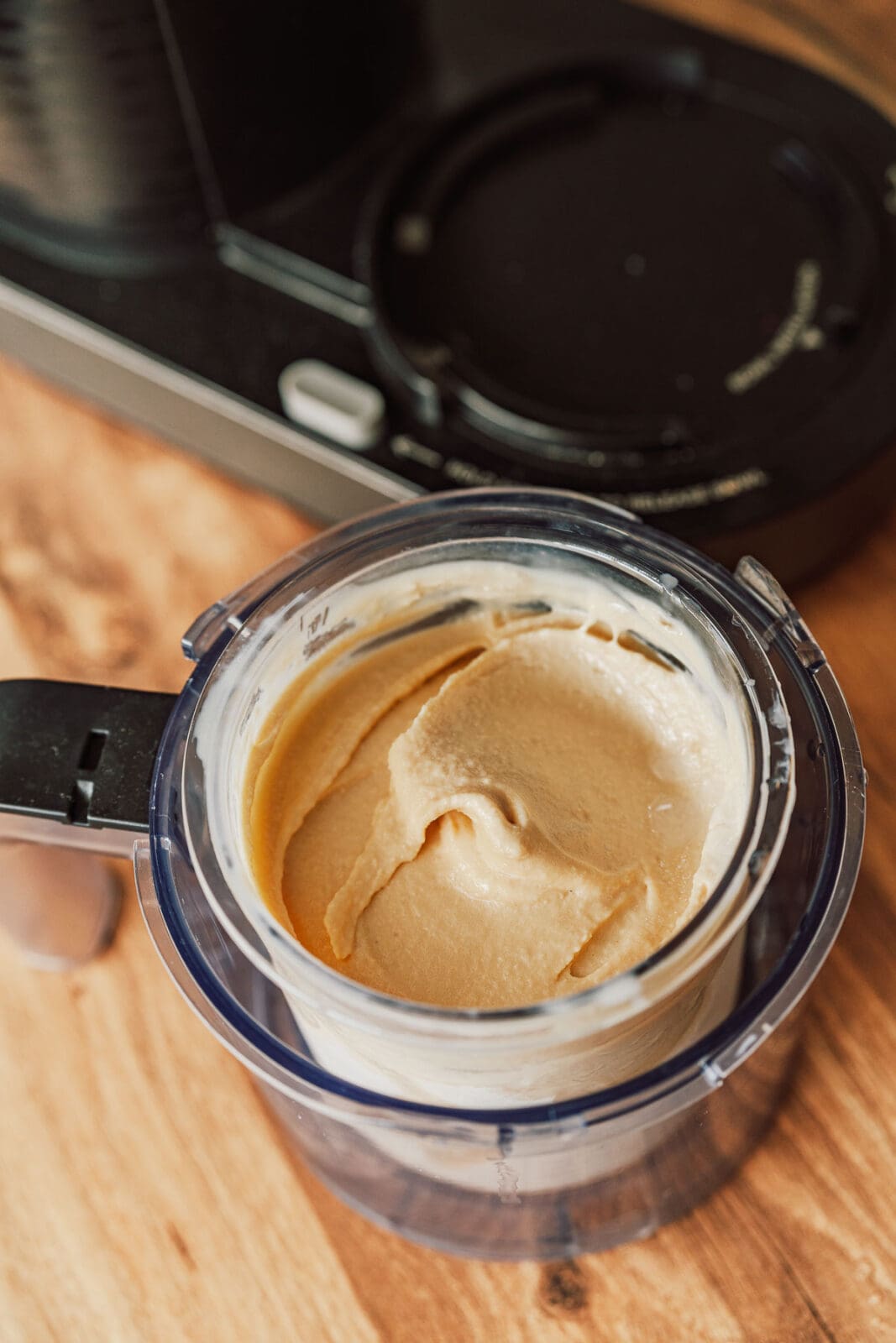 Vanilleeis Rezept mit Ei - cremig wie italienisches Gelato im Ninja Creami und in der Eismaschine 5 Vanilleeis im Ninja Creami zubereiten – cremiges Gelato Rezept mit Ei