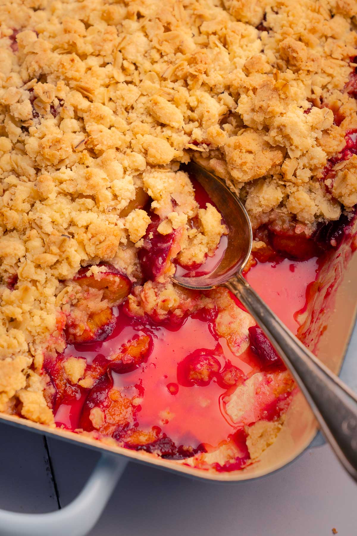 Unser Bester Zwetschgen-Crumble | Rezept für schnellen Spätsommer-Klassiker