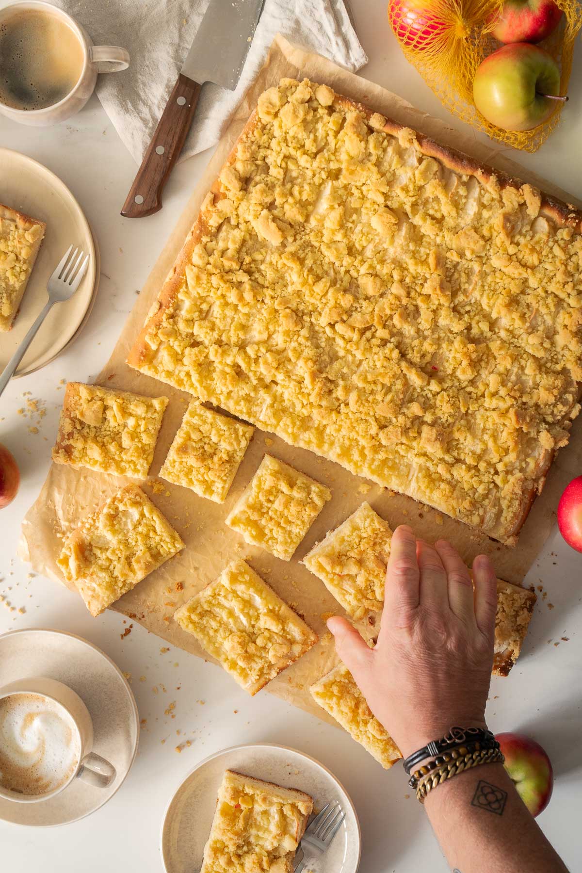 Oma Lores Apfel Streuselkuchen | Fluffig, Saftig und knusprig