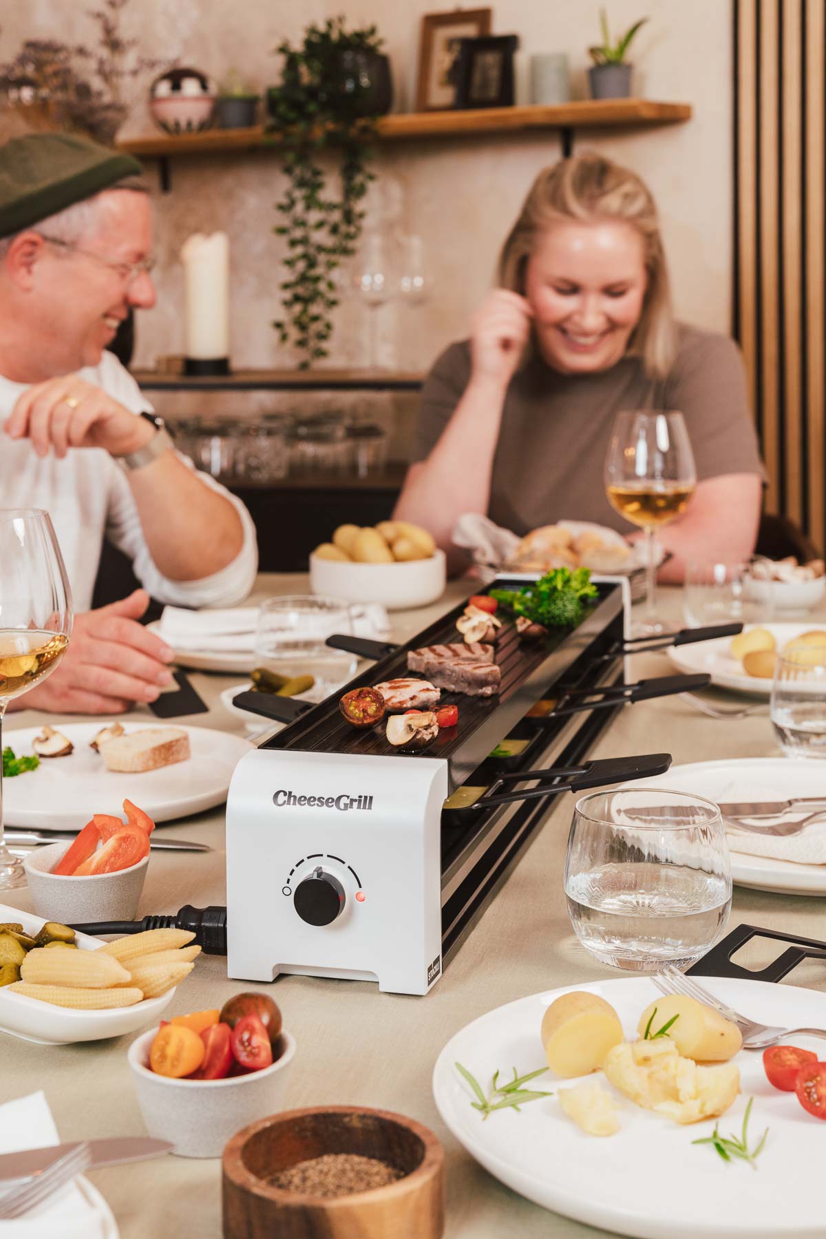 Raclette Pfännchen Ideen – Unsere liebsten Kombis von klassisch bis Tapas 1 Raclette Inspiration 8 | Raclette Pfännchen Ideen, die wirklich funktionieren. Von Breakfast Raclette mit Käsebohnen bis Tapas Raclette für das Sommerfeeling und Pfännchen Pfannkuchen mit Speck und Preiselbeeren.