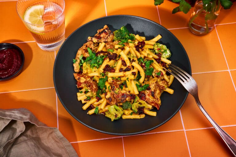 Blog Gochujang Pasta mit Steakstreifen 13 | Koreanischer Schweinebauch aus dem Airfryer, mariniert über Nacht in Nashi-Birne, Knoblauch, Ingwer und Korean BBQ Gewürz, dann glasiert mit Honig und Gochujang. Außen karamellisiert, innen saftig. Mit Tipps zu Einkauf, Marinade, Garzeiten, Fehlerquellen und passenden Beilagen wie Reis, Pajeori und Ssam.