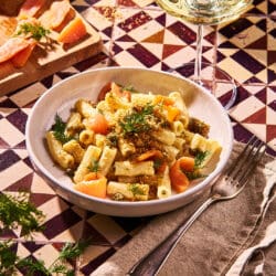Pasta al Limone mit Lachs und cremiger Zitronensauce