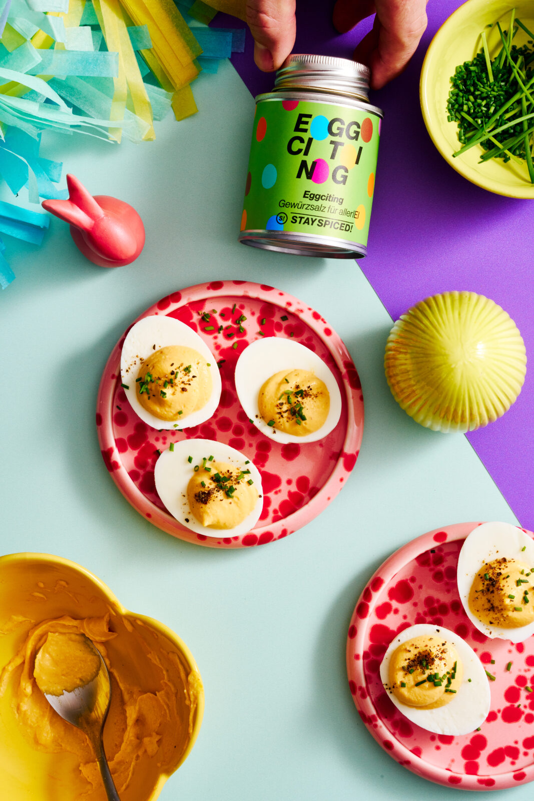 Gefüllte Eier für den Osterbrunch | Unsere Deviled Eggs mit Eggciting 7 Gefüllte Eier für euren Osterbrunch: schnell gemacht, cremig gefüllt und herrlich würzig. Ein einfaches Rezept mit Deviled-Eggs-Twist für Ostern.