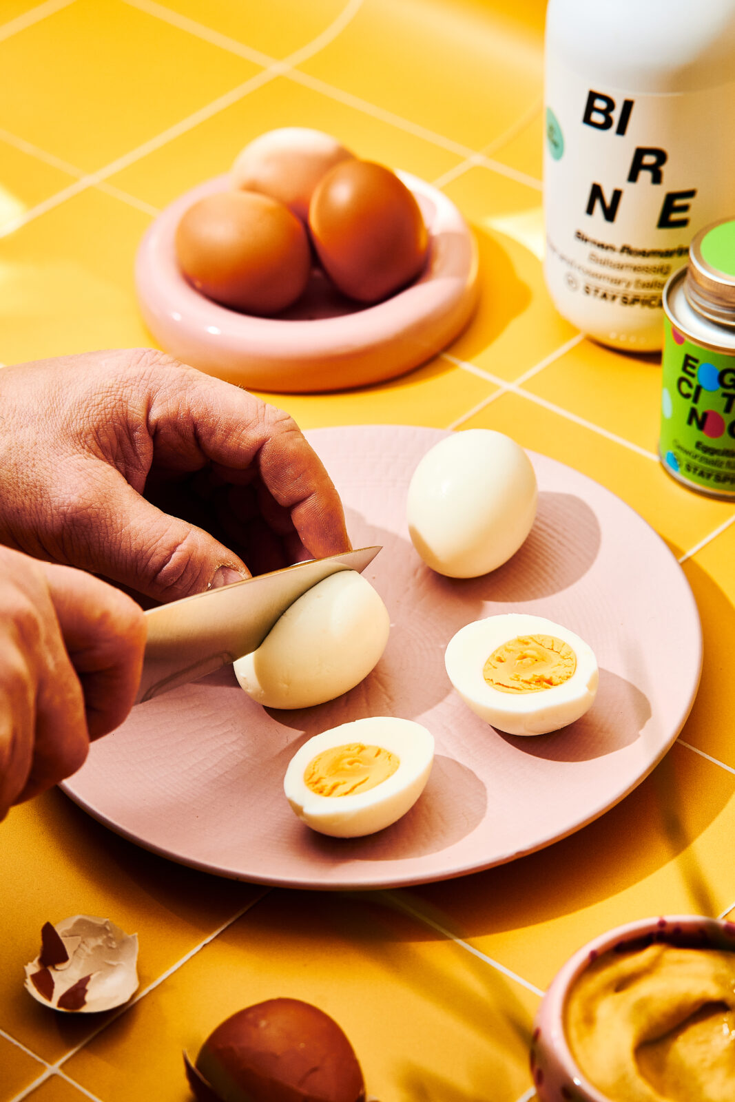 Gefüllte Eier für den Osterbrunch | Unsere Deviled Eggs mit Eggciting 2 Gefüllte Eier für euren Osterbrunch: schnell gemacht, cremig gefüllt und herrlich würzig. Ein einfaches Rezept mit Deviled-Eggs-Twist für Ostern.