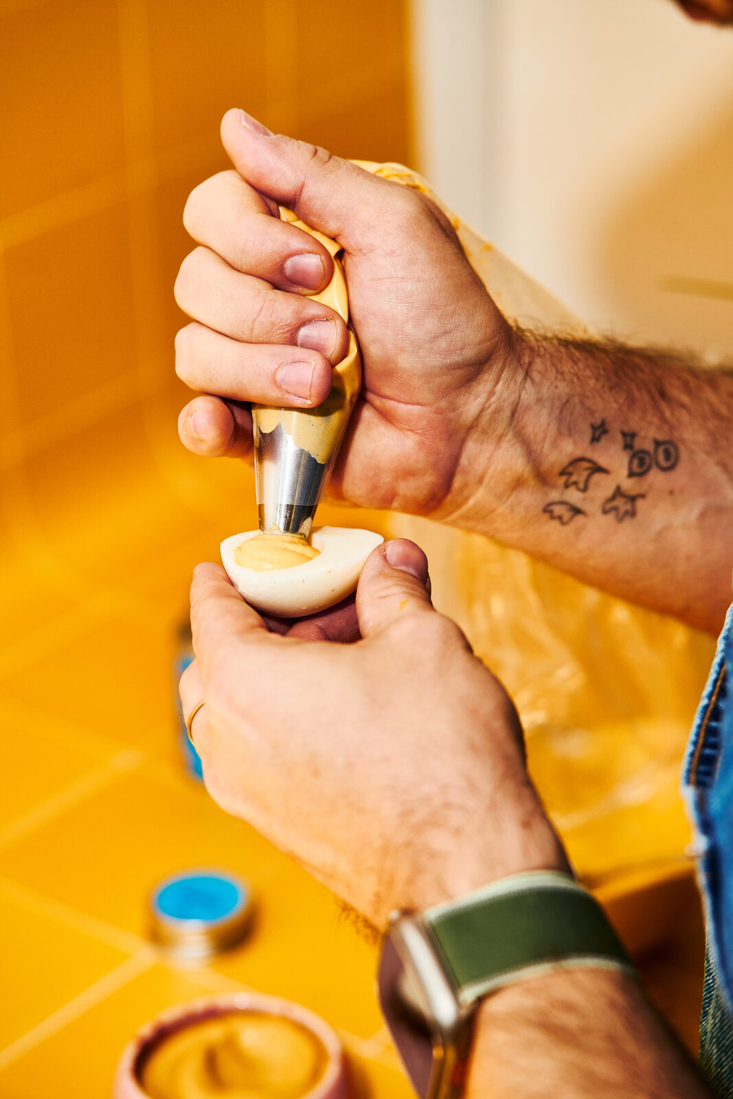 Gefüllte Eier für den Osterbrunch | Unsere Deviled Eggs mit Eggciting 6 Gefüllte Eier für euren Osterbrunch: schnell gemacht, cremig gefüllt und herrlich würzig. Ein einfaches Rezept mit Deviled-Eggs-Twist für Ostern.