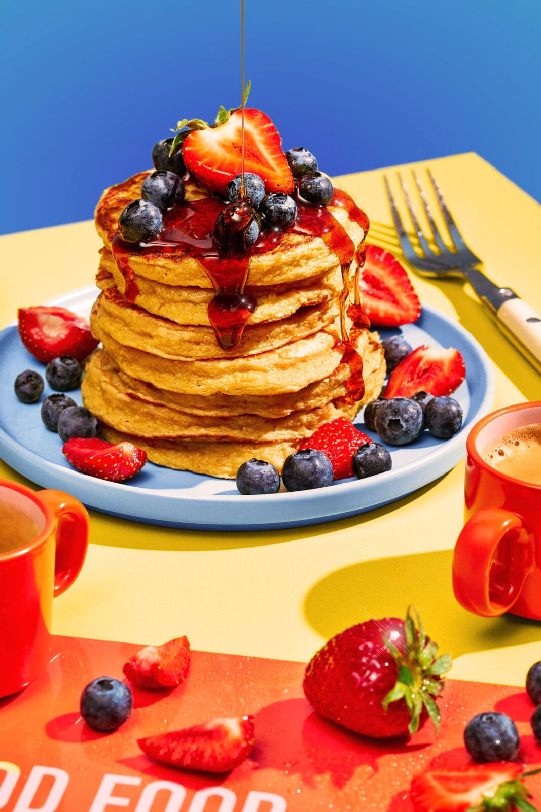 Protein Pancakes ohne Proteinpulver mit Skyr, Haferflocken und frischen Beeren