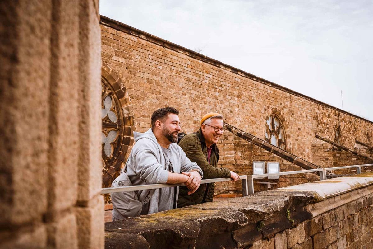 Sascha und Torsten auf dem Dach der Kathedrale von Barcelona (La Seu)