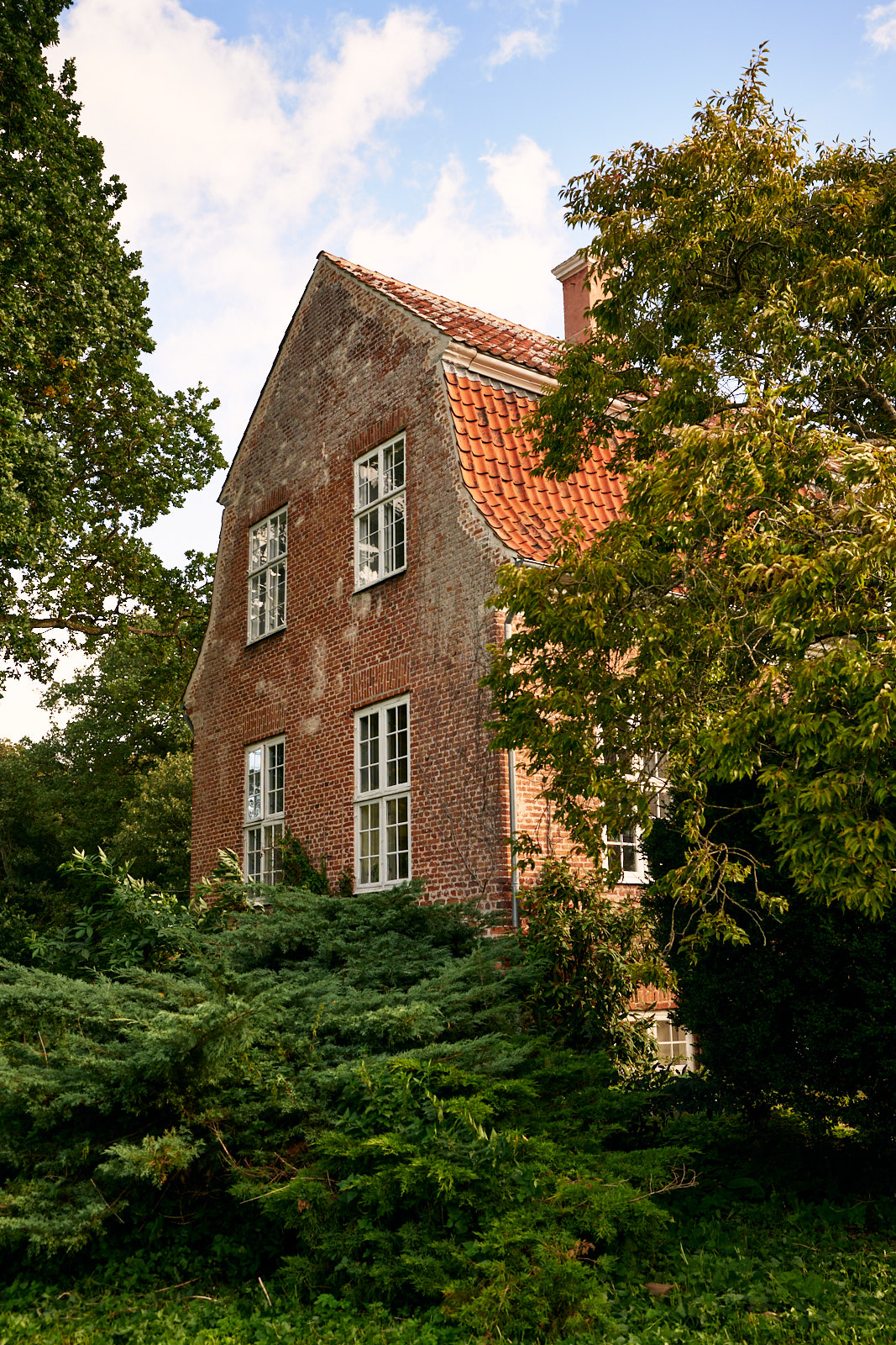 WEB Roskilde 211 | Roskilde und Fjordlandet liegen nur rund 30 Kilometer von Kopenhagen entfernt. Wikingerschiffe, UNESCO-Dom, Bio-Brauerei und das beste Eis der Region, unsere Tipps aus fünf Tagen am Roskilde Fjord.