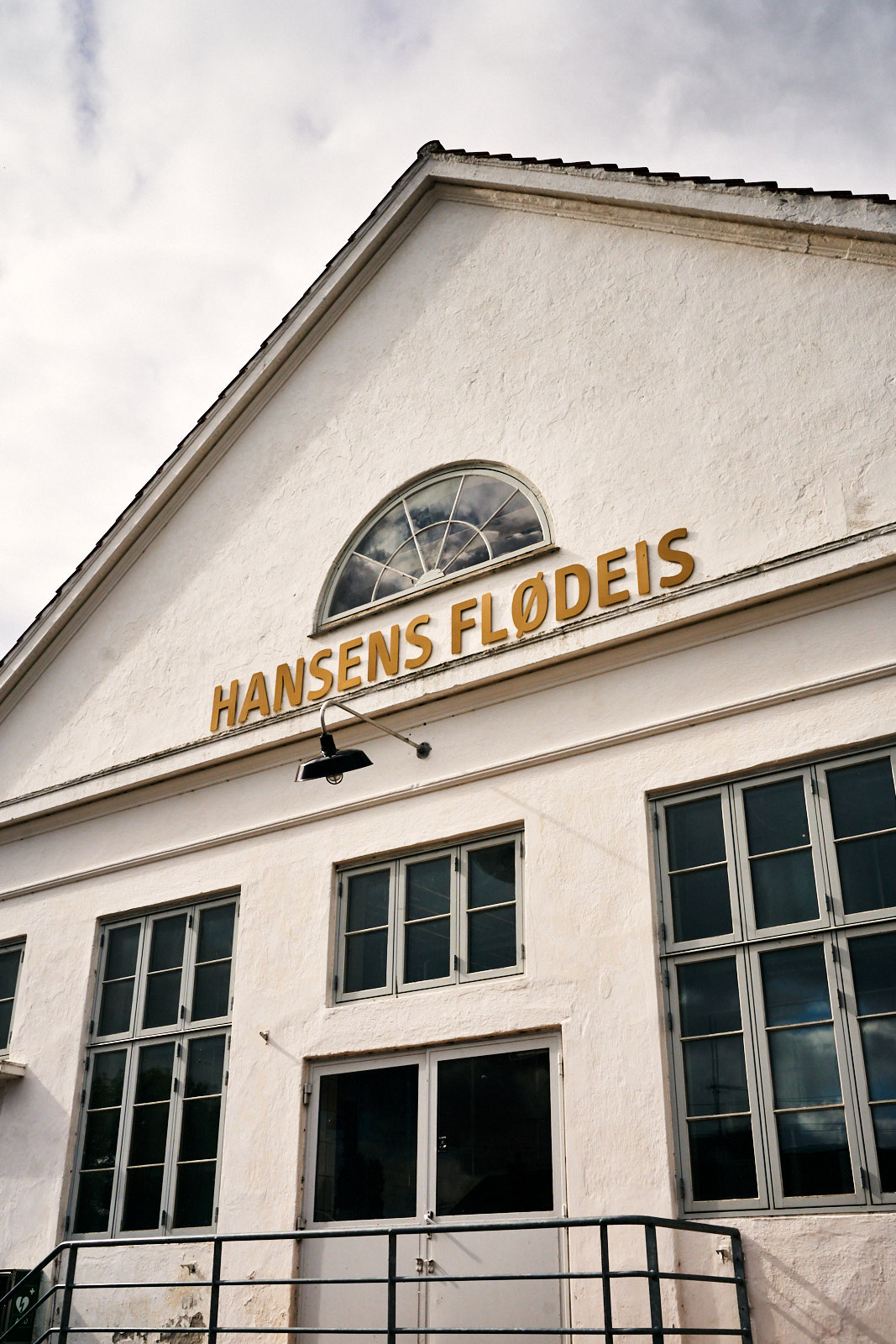 WEB Roskilde 222 | Roskilde und Fjordlandet liegen nur rund 30 Kilometer von Kopenhagen entfernt. Wikingerschiffe, UNESCO-Dom, Bio-Brauerei und das beste Eis der Region, unsere Tipps aus fünf Tagen am Roskilde Fjord.