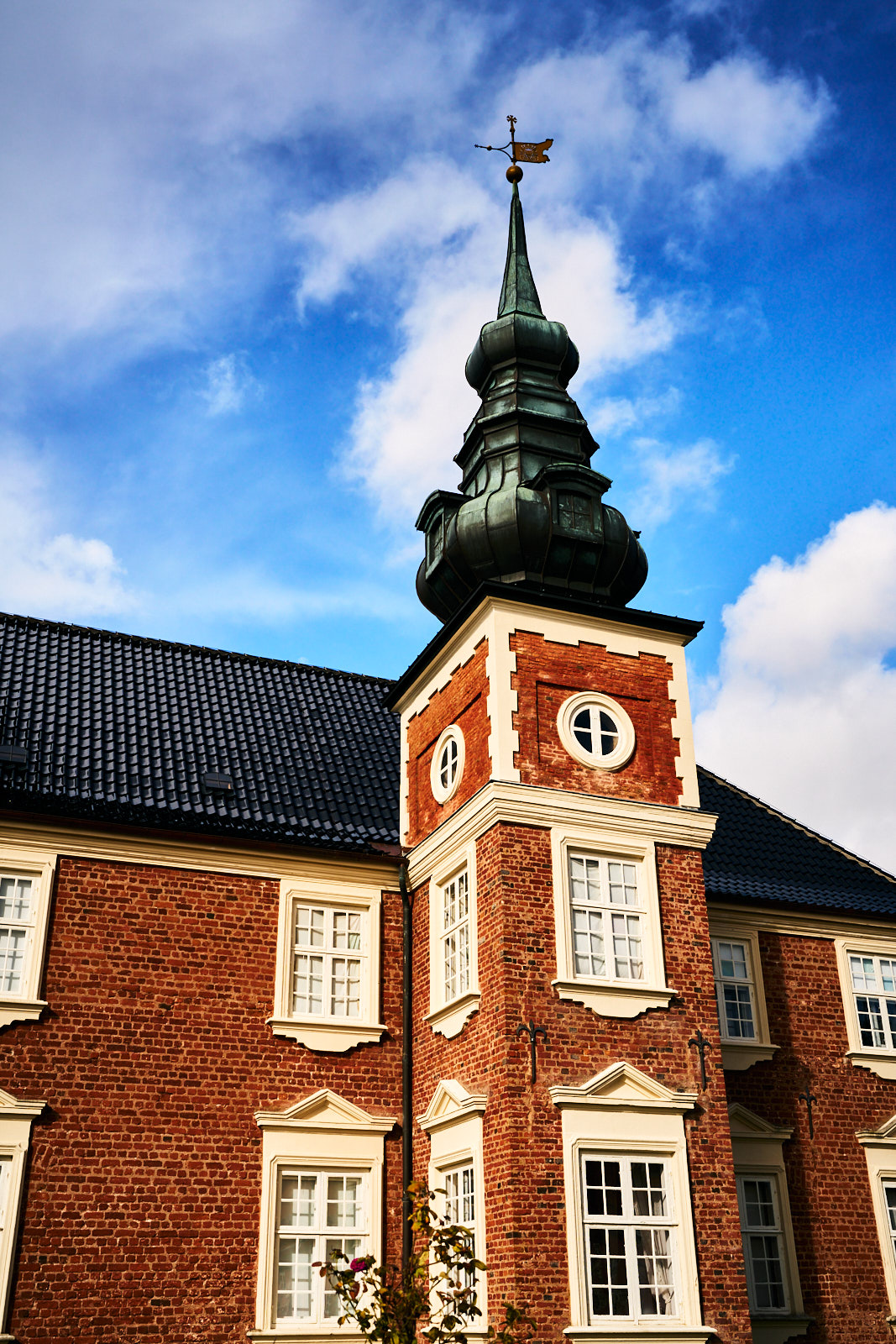 WEB Roskilde 246 | Roskilde und Fjordlandet liegen nur rund 30 Kilometer von Kopenhagen entfernt. Wikingerschiffe, UNESCO-Dom, Bio-Brauerei und das beste Eis der Region, unsere Tipps aus fünf Tagen am Roskilde Fjord.