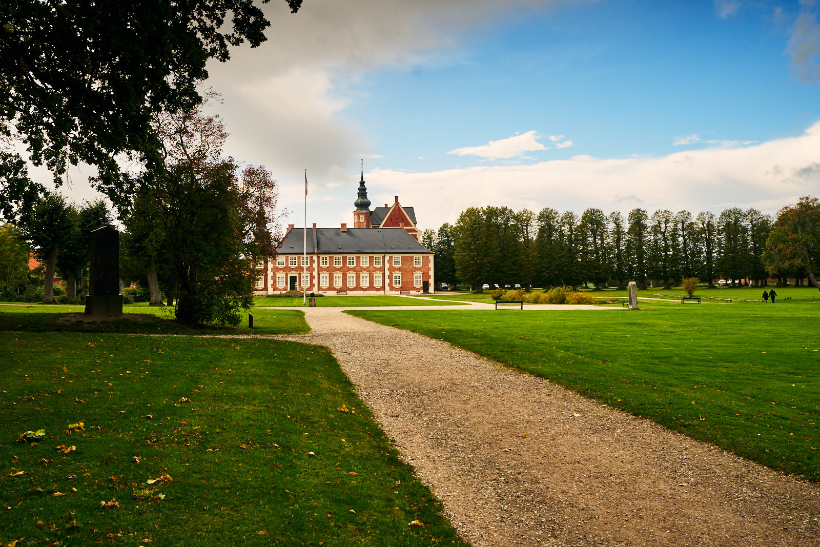 WEB Roskilde 248 | Roskilde und Fjordlandet liegen nur rund 30 Kilometer von Kopenhagen entfernt. Wikingerschiffe, UNESCO-Dom, Bio-Brauerei und das beste Eis der Region, unsere Tipps aus fünf Tagen am Roskilde Fjord.
