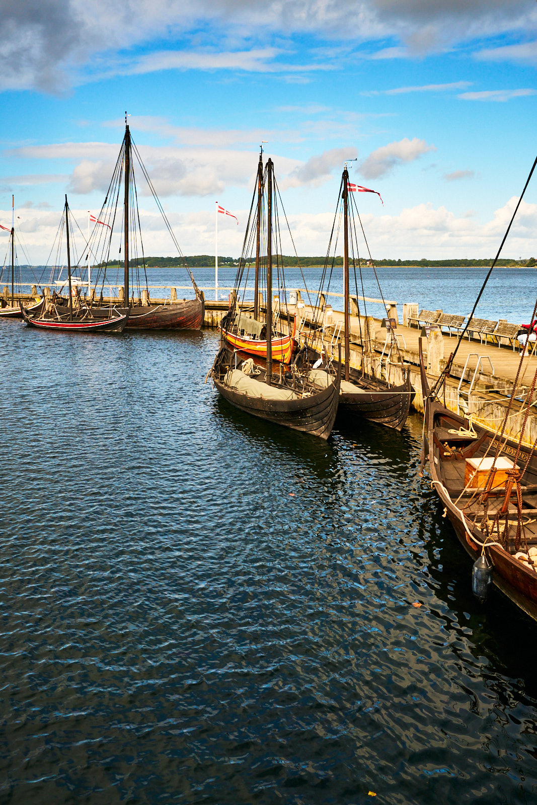WEB Roskilde 68 | Roskilde und Fjordlandet liegen nur rund 30 Kilometer von Kopenhagen entfernt. Wikingerschiffe, UNESCO-Dom, Bio-Brauerei und das beste Eis der Region, unsere Tipps aus fünf Tagen am Roskilde Fjord.