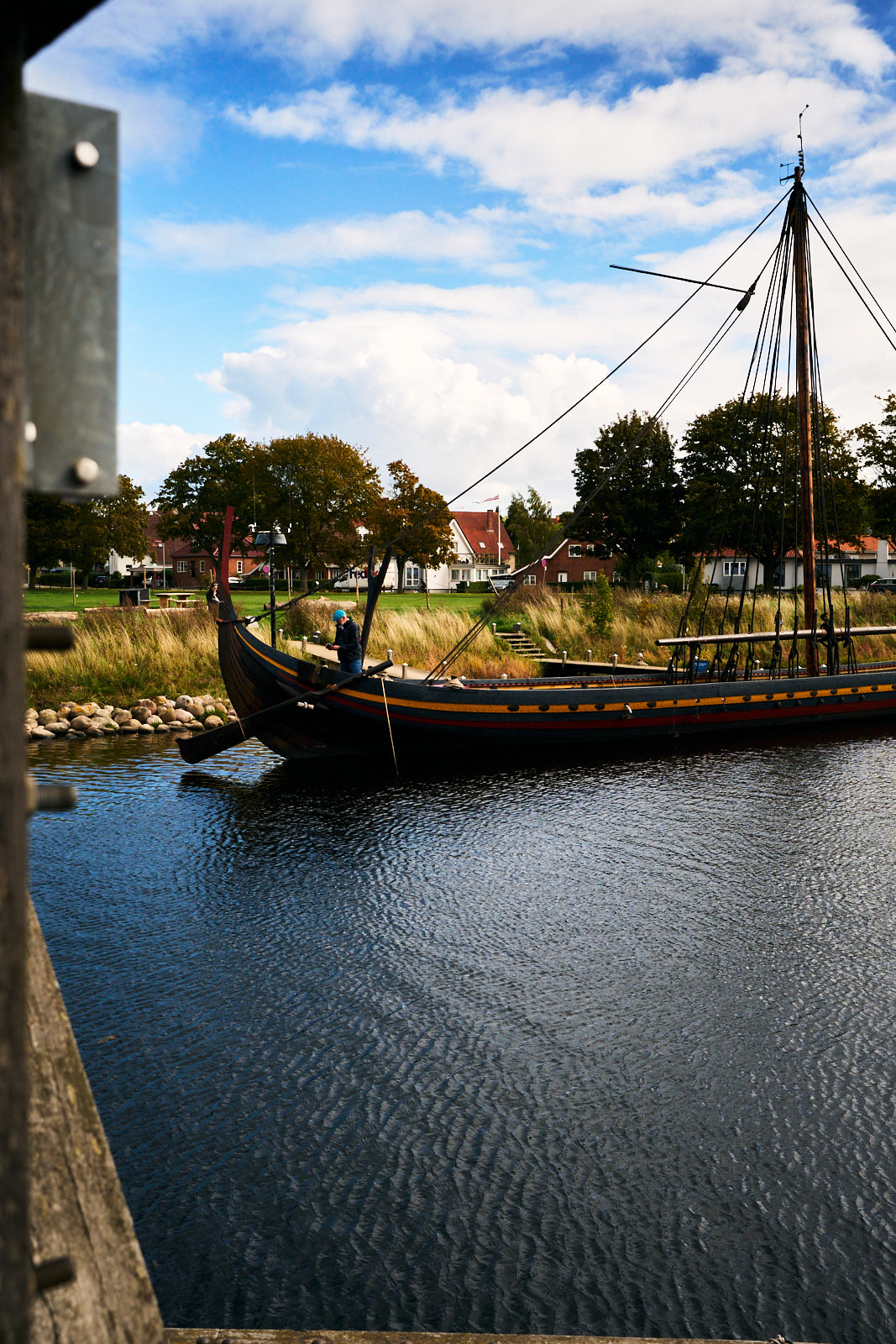 WEB Roskilde 71 | Roskilde und Fjordlandet liegen nur rund 30 Kilometer von Kopenhagen entfernt. Wikingerschiffe, UNESCO-Dom, Bio-Brauerei und das beste Eis der Region, unsere Tipps aus fünf Tagen am Roskilde Fjord.
