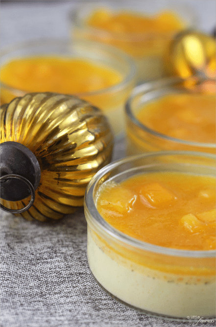 Weihnachtliche Creme- Brûlée mit Khaki- Orangen Sauce